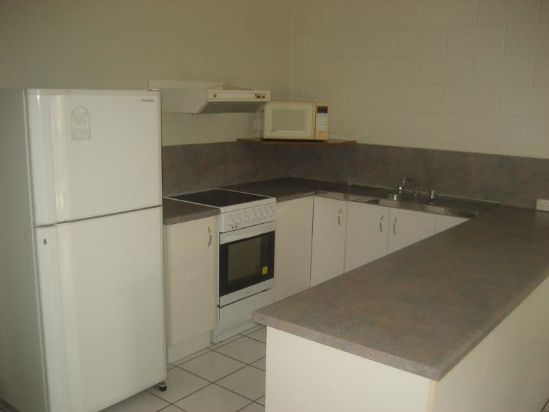 2/22 Roberts Street, Hermit Park QLD 4812